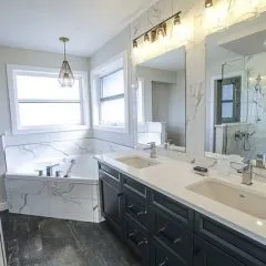 משפצים את חדר באמבטיה